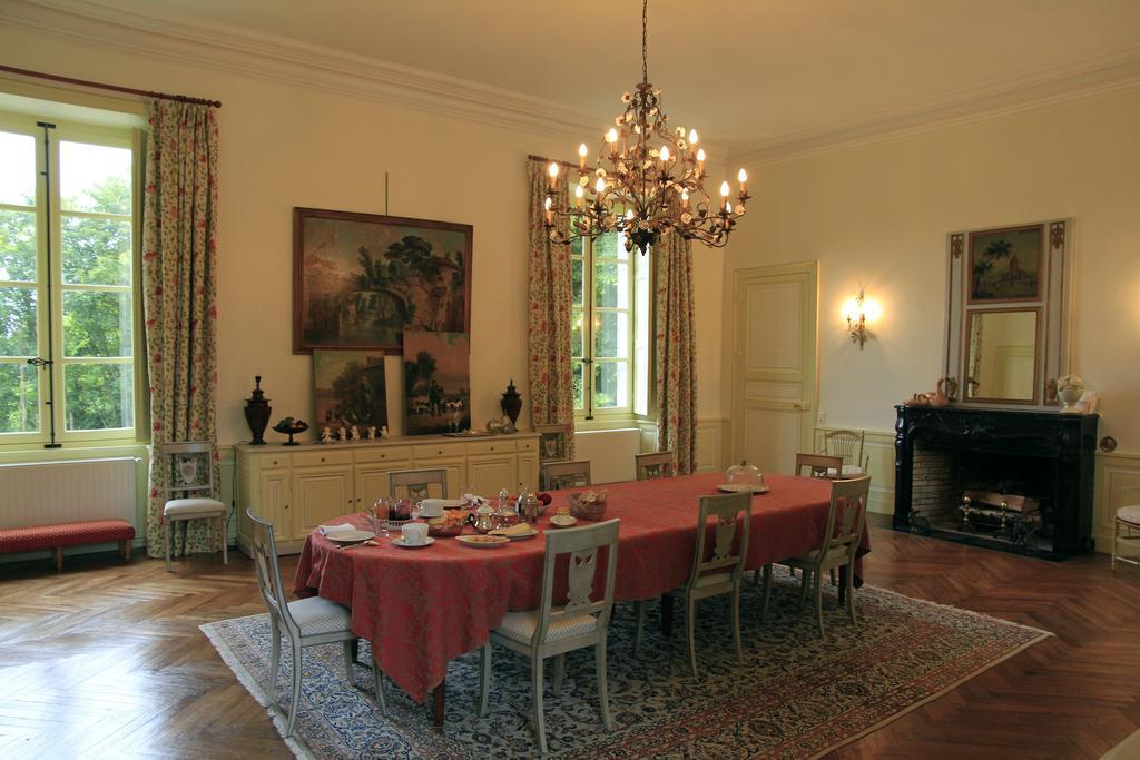 Chateau De La Marronniere Bed & Breakfast Aizenay Екстериор снимка